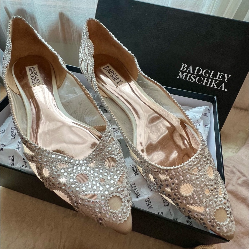 Badgley Mischka women's Gigi Crystal Pointed Lace Leather Flats Ivory 10